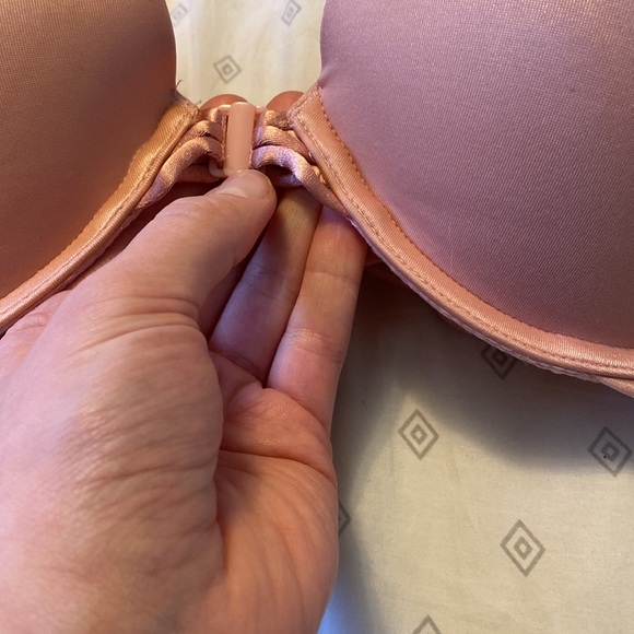 Victorias Secret Very Sexy Push Up Bra - Picture 3 of 8